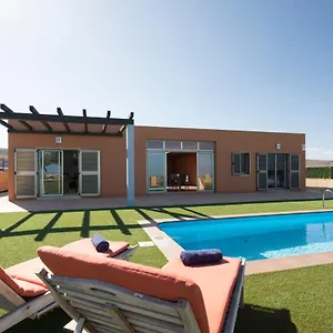 https://villas-caleta-beach-golf.in-canary-islands.com